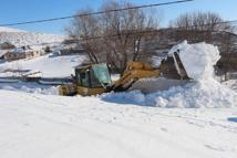 Karlıova’da kar yağışı durdu, karla mücadele hızlandı