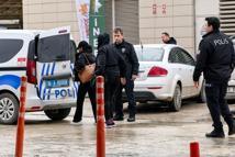 Masaj salonu operasyonunda çalışma izni olmayan yabancı uyruklu 3 kadın yakalandı