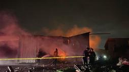 Tekirdağ'da geri dönüşüm tesisinde yangın