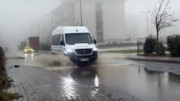 Çorlu’da sağanak etkili oldu