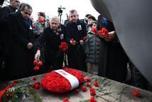 Gazeteci Uğur Mumcu, bombalı saldırıya uğradığı sokakta anıldı