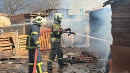 Sobadan çıkan yangını itfaiye söndürdü