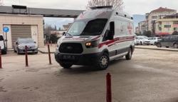 Temizlemeye çıktığı makinenin üzerinden düşen işçi ağır yaralandı