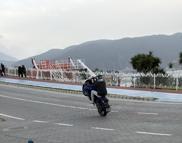 Muğla’da motosikletiyle tek teker üzerinde ilerleyen sürücüye ceza