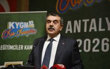 Bakan Tekin: Türkiye'de kimse kimsenin kılık kıyafetiyle uğraşmıyor