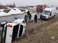 Mardin’de şarampole devrilen kamyonetin sürücüsü yaralandı