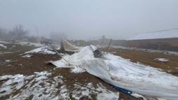 Fırtınada hayvan çadırı uçmuştu; yenisi verildi