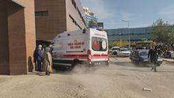 Evde çıkan yangında çift öldü, 2 kişi dumandan etkilendi (2)