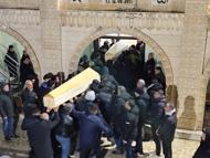 Evde çıkan yangında çift öldü, 2 kişi dumandan etkilendi (3)