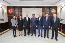 Hüsnü Özyeğin Hatay Valiliği’ni ziyaret etti