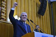 Dervişoğlu: Mahkemelerin karar vereceği meselelere siyasetçiler bulaşmasın