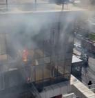 İstanbul- Bağcılar'da eskiden gece kulübü olarak kullanılan iş yeri alev alev yandı