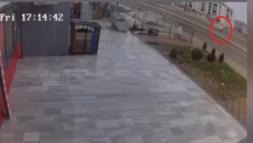 Diyarbakır’da takla atan otomobil yandı, sürücü yaralandı