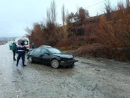 Malatya'da devrilen otomobildeki 5 kişi yaralandı