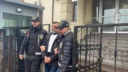 Eşini ve ilişkisi olduğunu iddia ettiği emlakçıyı öldüren emekli polis adliyede