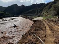 Alaşehir'de sağanak; dere taştı, kara yolu çöktü