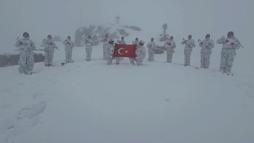 Hayırseverlerin ördüğü 200 bere, Mehmetçik’e teslim edildi