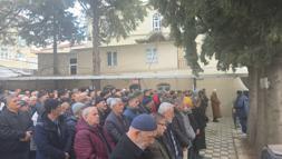 Ailesini katledip intihar eden şüpheli ile annesi toprağa verildi