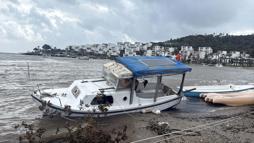 Bodrum'da sağanak; yollar trafiğe kapandı, iş yerlerini su bastı (2)