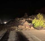 Adana'da Feke, Saimbeyli ve Tufanbeyli'yi bağlayan kara yolu ulaşıma kapandı(2)