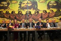 İstanbul- Bakan Ersoy'dan Hızır Orucu sofrasında birlik ve kardeşlik mesajı