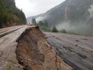 Adana'da helikopter pisti olarak kullanılan alan, heyelanda çöktü