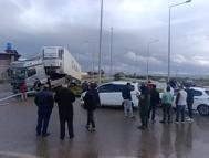 Refüje çıkan TIR'ın şoförü yaralandı