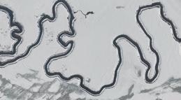 Beyaz örtüyle kaplanan Menderesler, dronla görüntülendi