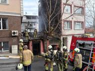 İstanbul- Beyoğlu'nda gecekondu alev alev yandı