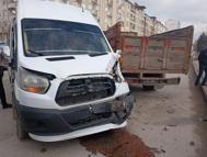 Elazığ’da ters yöne giren kamyonet öğrenci servisiyle çarpıştı: 9 yaralı