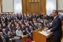 Özgür Özel: Muhalefetin iftar sofrasından korkar olmuşlar