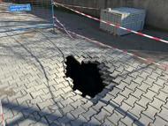 Çanakkale'de sağanak nedeniyle yol çöktü