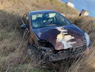 Yoldan çıkan otomobil tarlaya savruldu: 3 yaralı