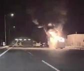 Otoyolda yolcu otobüsü alev aldı