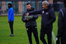 Eyüpspor silbaştan ikinci yarıya başladı