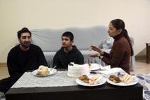 Evde eğitim alan Ali'ye sürpriz doğum günü kutlaması