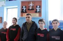 Okulda para toplayıp, 3 bakkalın veresiye defterini satın aldılar