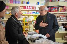 Başkan Er, 'Zimem Defteri' geleneği ile vatandaşların bakkal ve fırın borçlarını kapattı