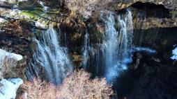 Karların erimesiyle Değirmenaltı Şelalesi coştu