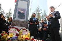 Bolu’yu eğitim ve sağlık kuruluşları ile donatan İzzet Baysal törenle anıldı