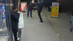 Adana'da yumruklu-tekmeli kavga kamerada