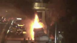 İstanbul - Tuzla'da park halindeki TIR alev alev yandı