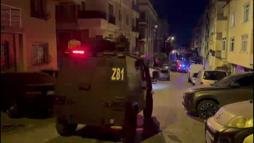 Maltepe’de park halindeki 3 araç yandı