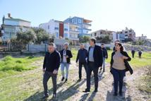 Toroslar’da kamusal alanlar işgalden temizleniyor