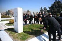 Devlet Büyükleri Anıt Mezarlığı'nda anma programı