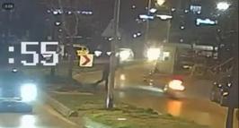 İstanbul -Kartal’da sürücünün 'dur' ihtarına uymadığı motosiklet ağaca çarptı