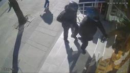 İstanbul- Sultangazi'de kuyumcuya soygun girişiminin yeni görüntüleri ortaya çıktı
