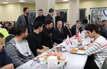 Hulusi Akar, ERÜ’de öğrencilerle iftarda buluştu