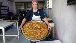 Burdur'da su böreği mesaisi