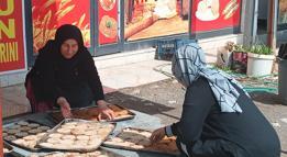 Gaziantep’te asırlık ‘kömbe’ geleneği sürüyor
